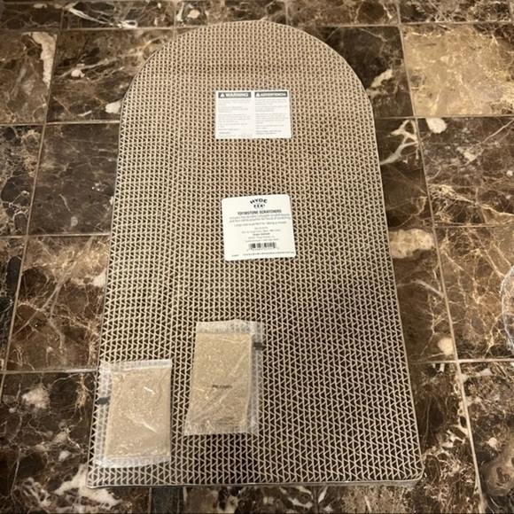 HYDE and Eek! Tombstone Cat Scratcher - Set Of 2 With Cat Nip - Picture 3 of 5